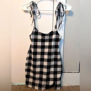 SMALL | DRESS | HAS TO PUT SOMETHING UNDER